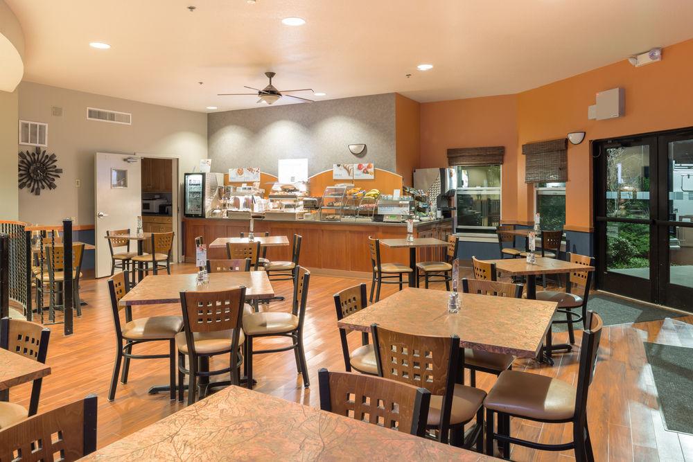 Holiday Inn Express Hotel & Suites Arcata/Eureka-Airport Area By Ihg McKinleyville Esterno foto