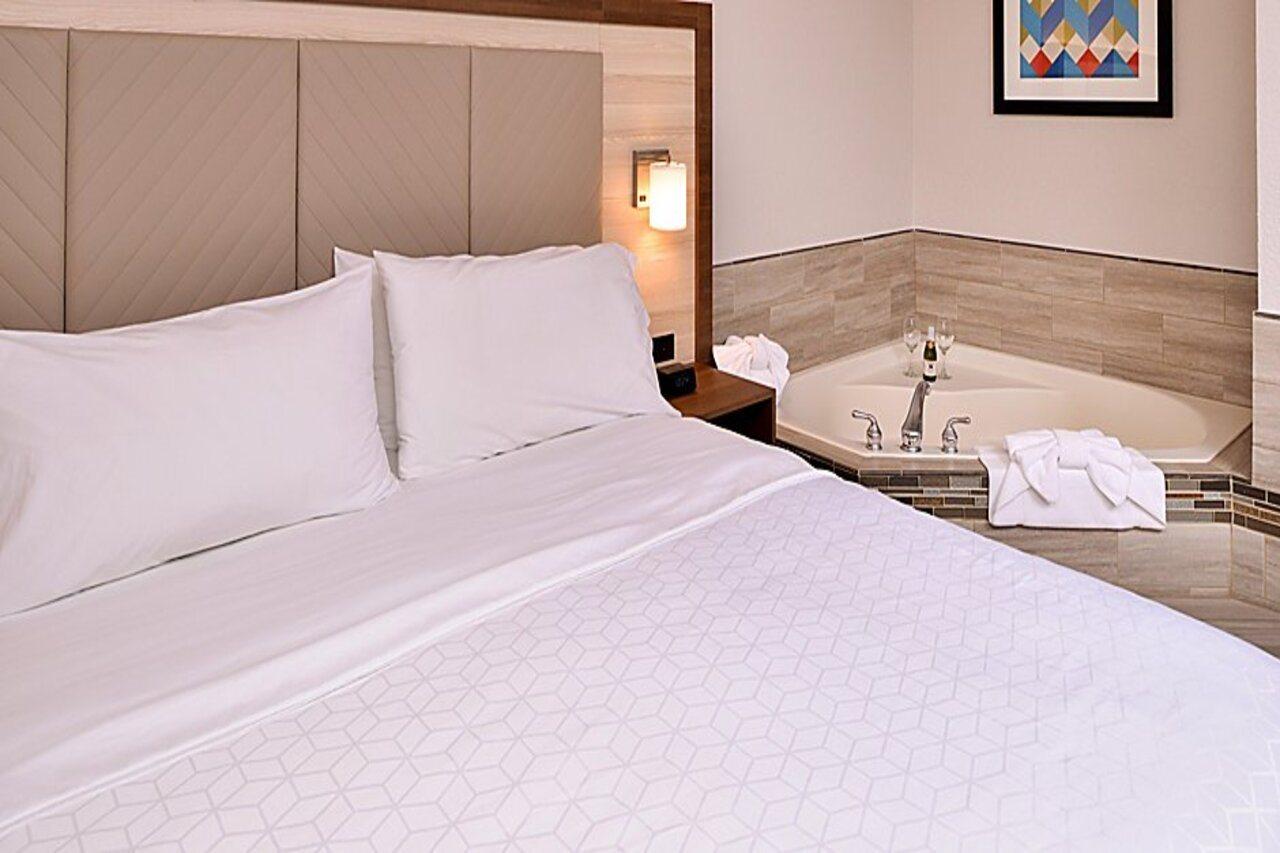 Holiday Inn Express Hotel & Suites Arcata/Eureka-Airport Area By Ihg McKinleyville Esterno foto