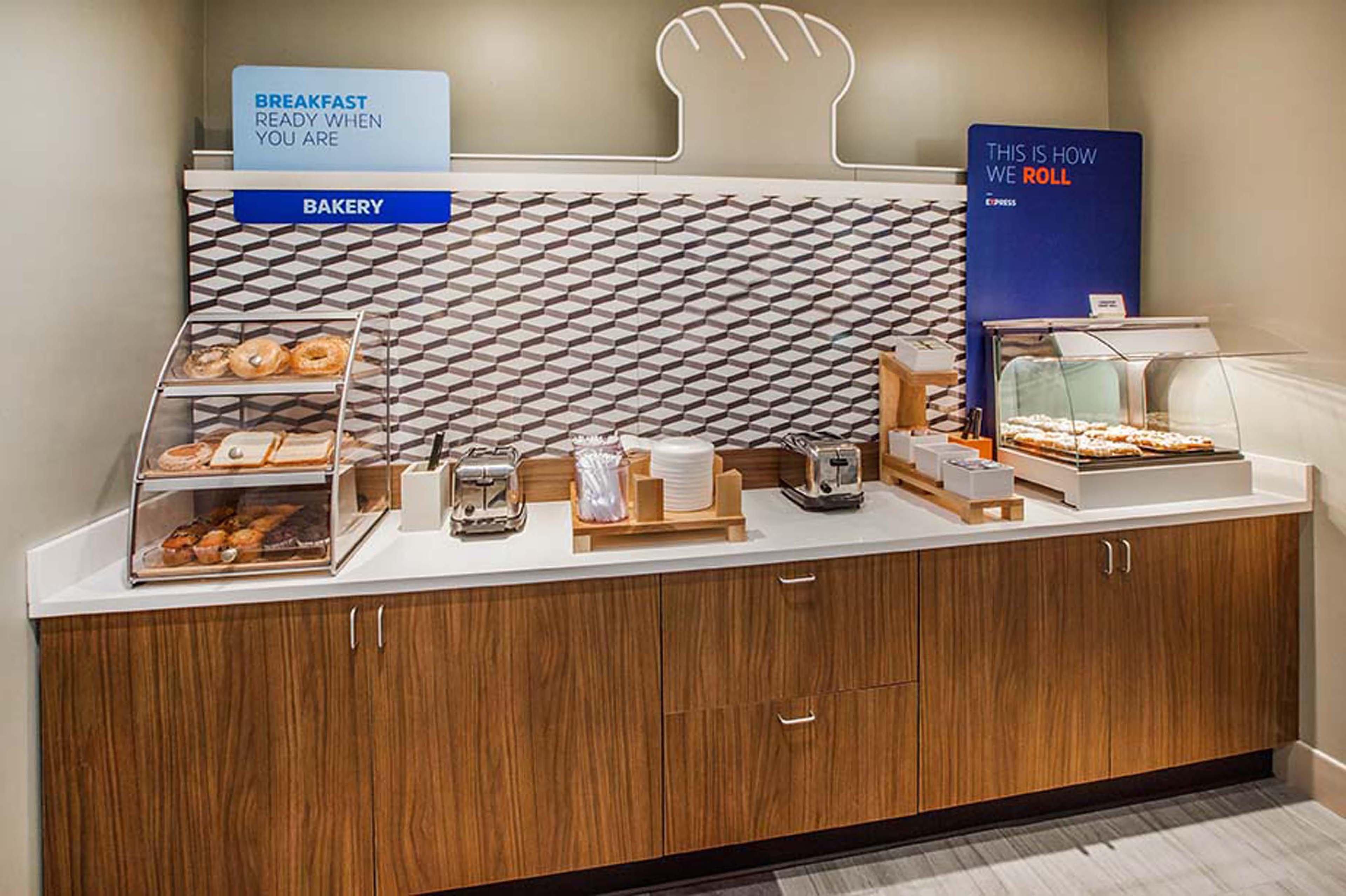 Holiday Inn Express Hotel & Suites Arcata/Eureka-Airport Area By Ihg McKinleyville Esterno foto