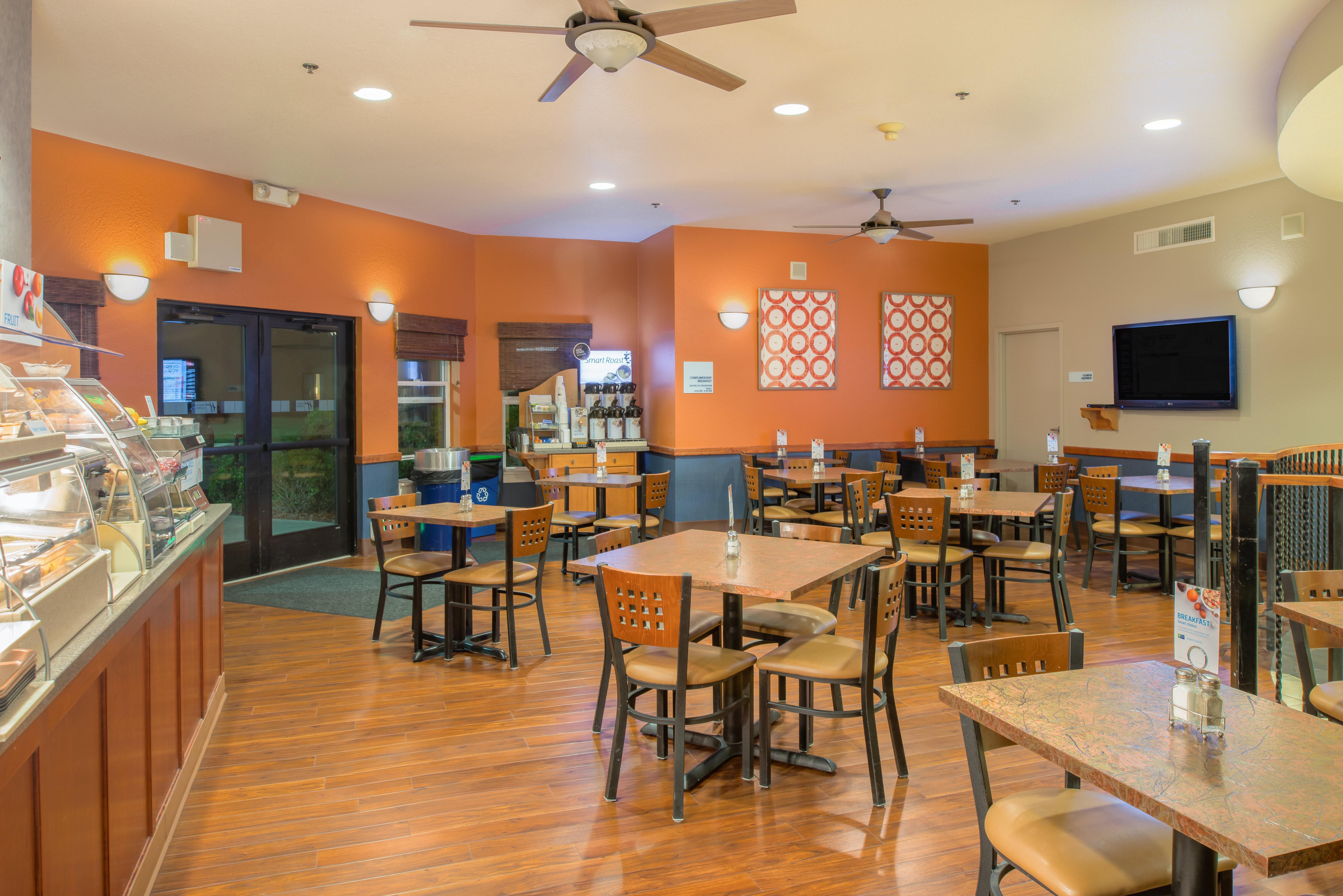 Holiday Inn Express Hotel & Suites Arcata/Eureka-Airport Area By Ihg McKinleyville Esterno foto