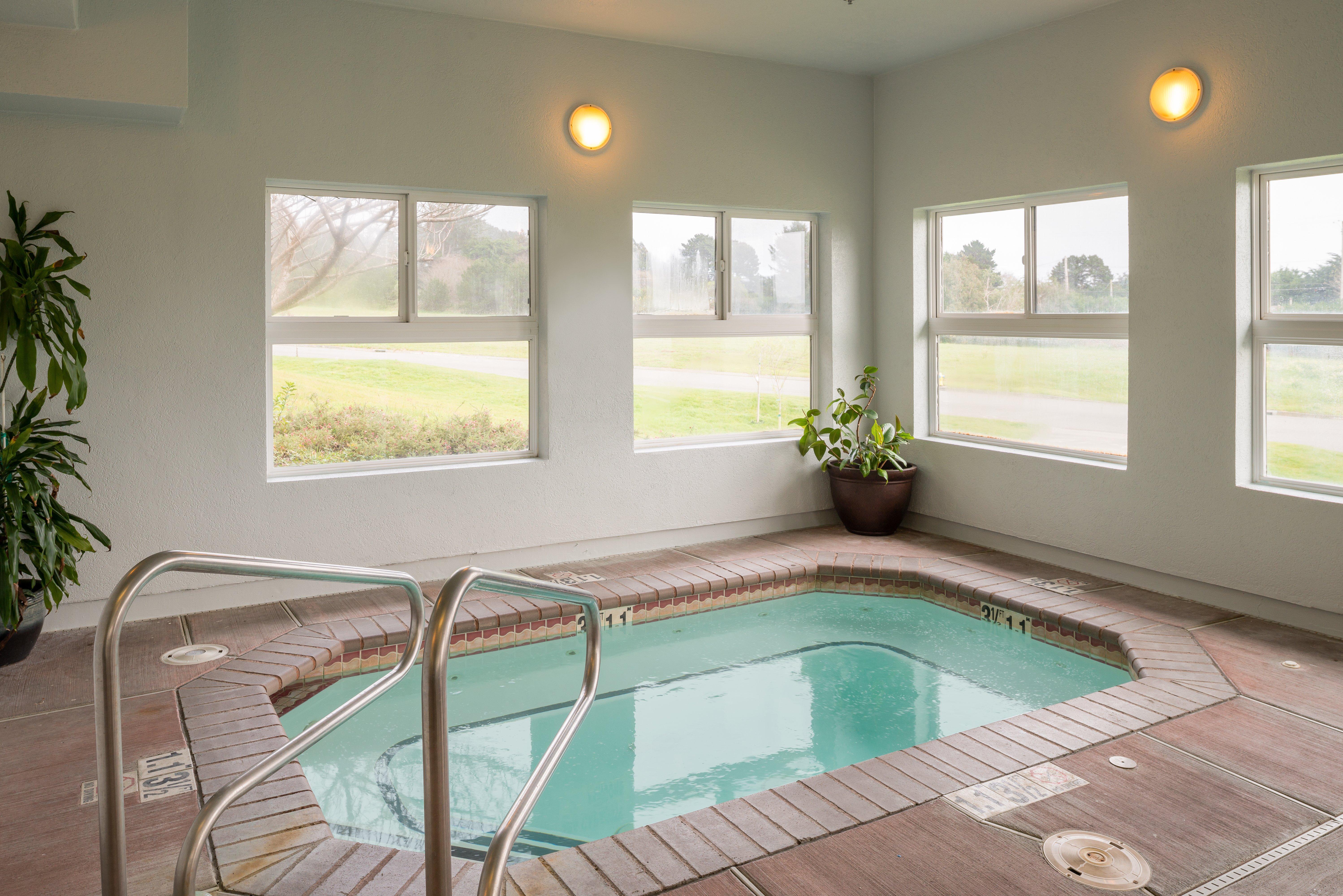 Holiday Inn Express Hotel & Suites Arcata/Eureka-Airport Area By Ihg McKinleyville Esterno foto