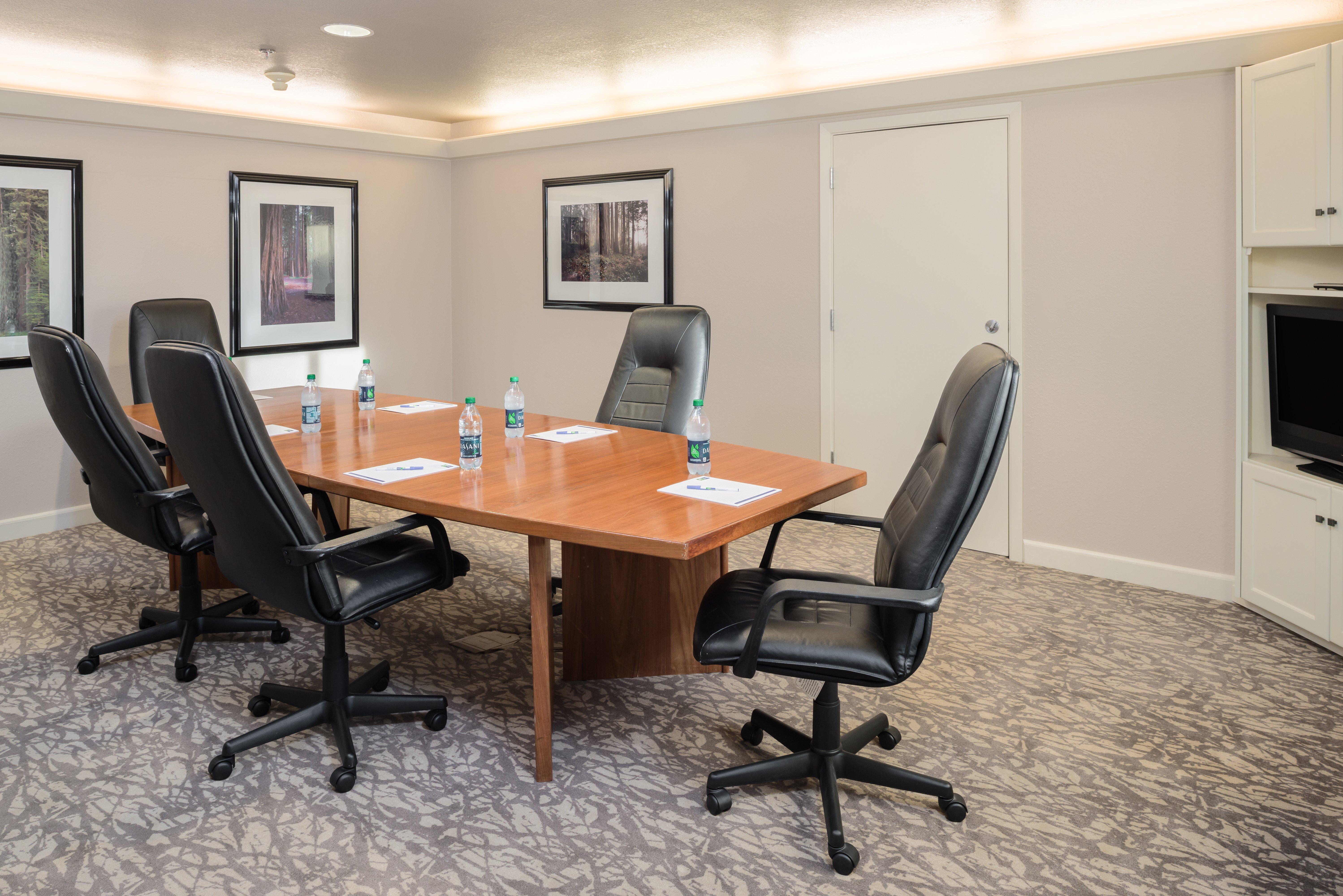Holiday Inn Express Hotel & Suites Arcata/Eureka-Airport Area By Ihg McKinleyville Esterno foto