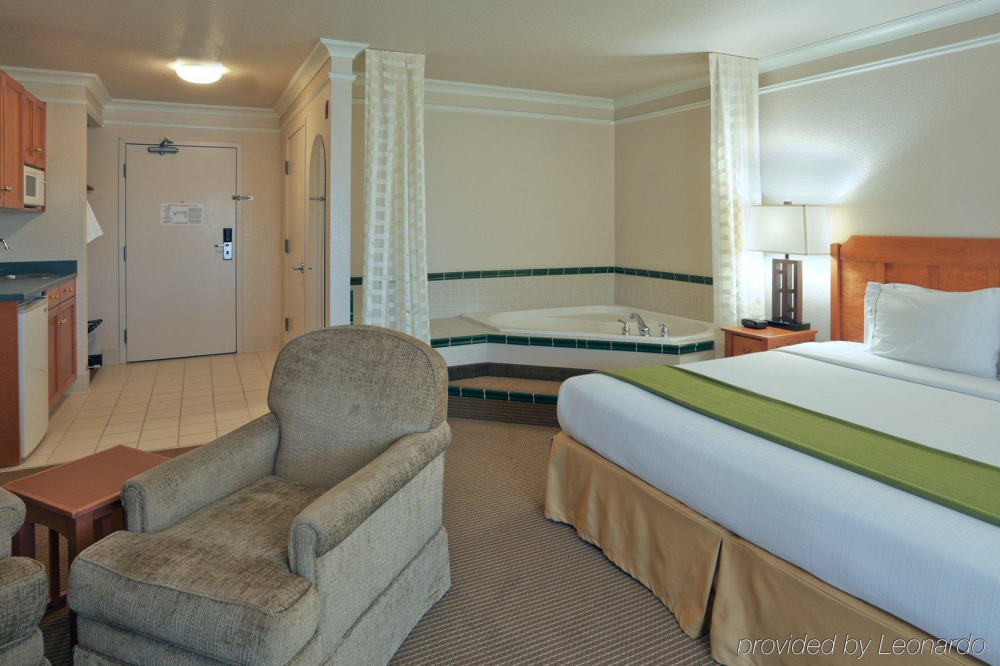 Holiday Inn Express Hotel & Suites Arcata/Eureka-Airport Area By Ihg McKinleyville Camera foto