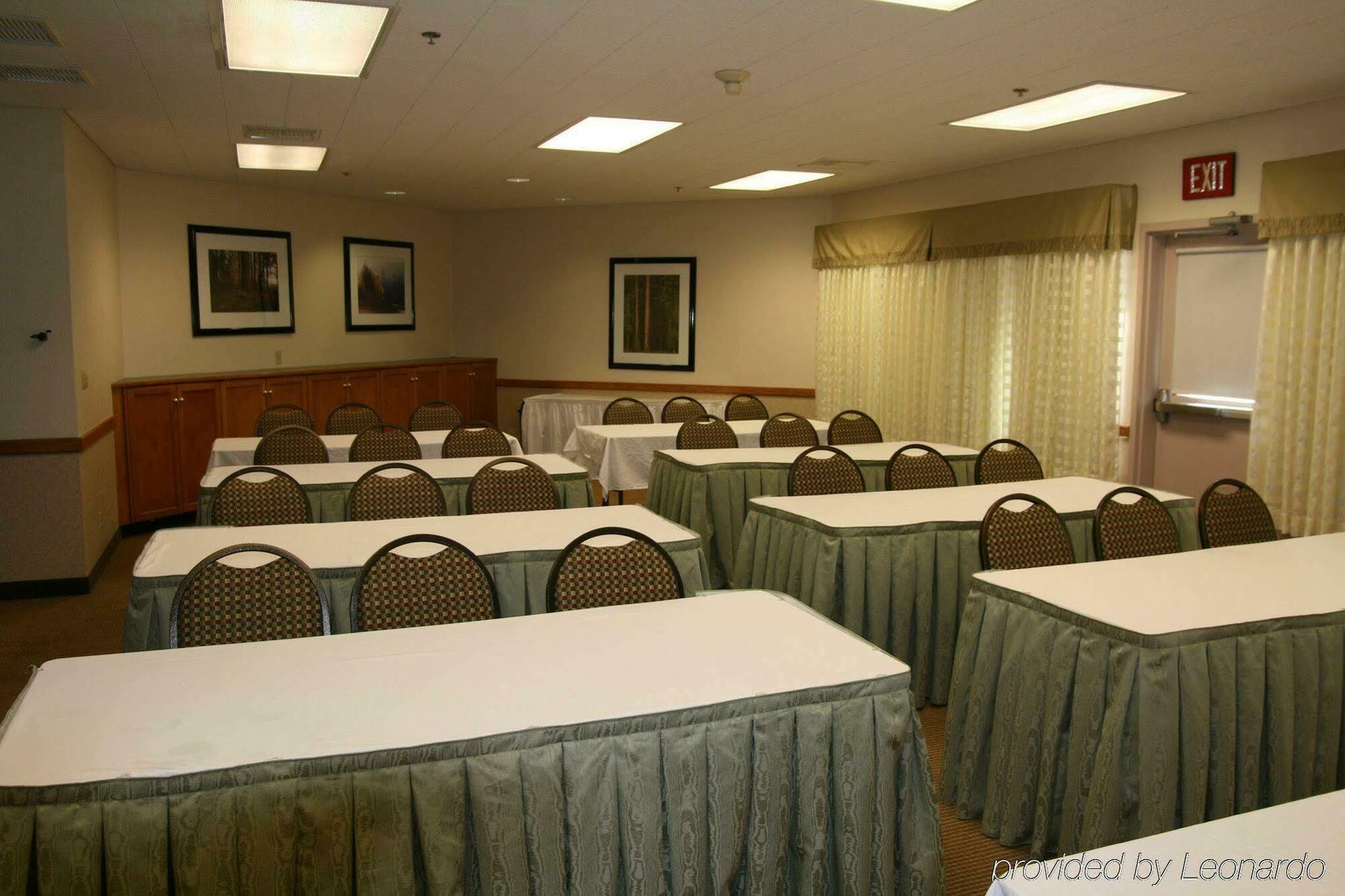 Holiday Inn Express Hotel & Suites Arcata/Eureka-Airport Area By Ihg McKinleyville Servizi foto